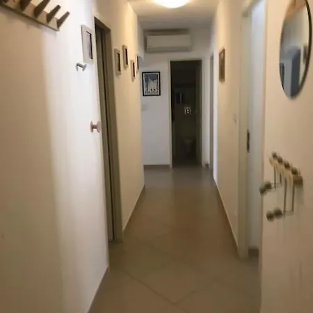 T3 Avec Jardin Proche Commerces Et Aeroport *