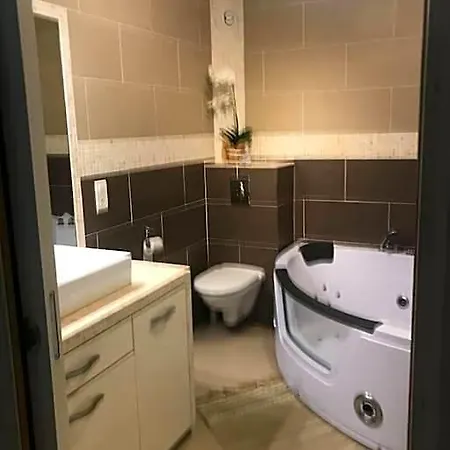Apartment T3 Avec Jardin Proche Commerces Et Aeroport